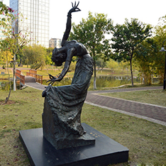 Garden bronze dancing girl statue